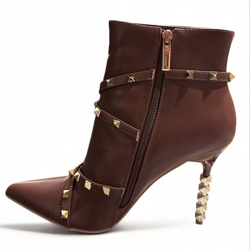 NIB! Cape Robbin Brown Ankle Boots with Studded Detail
